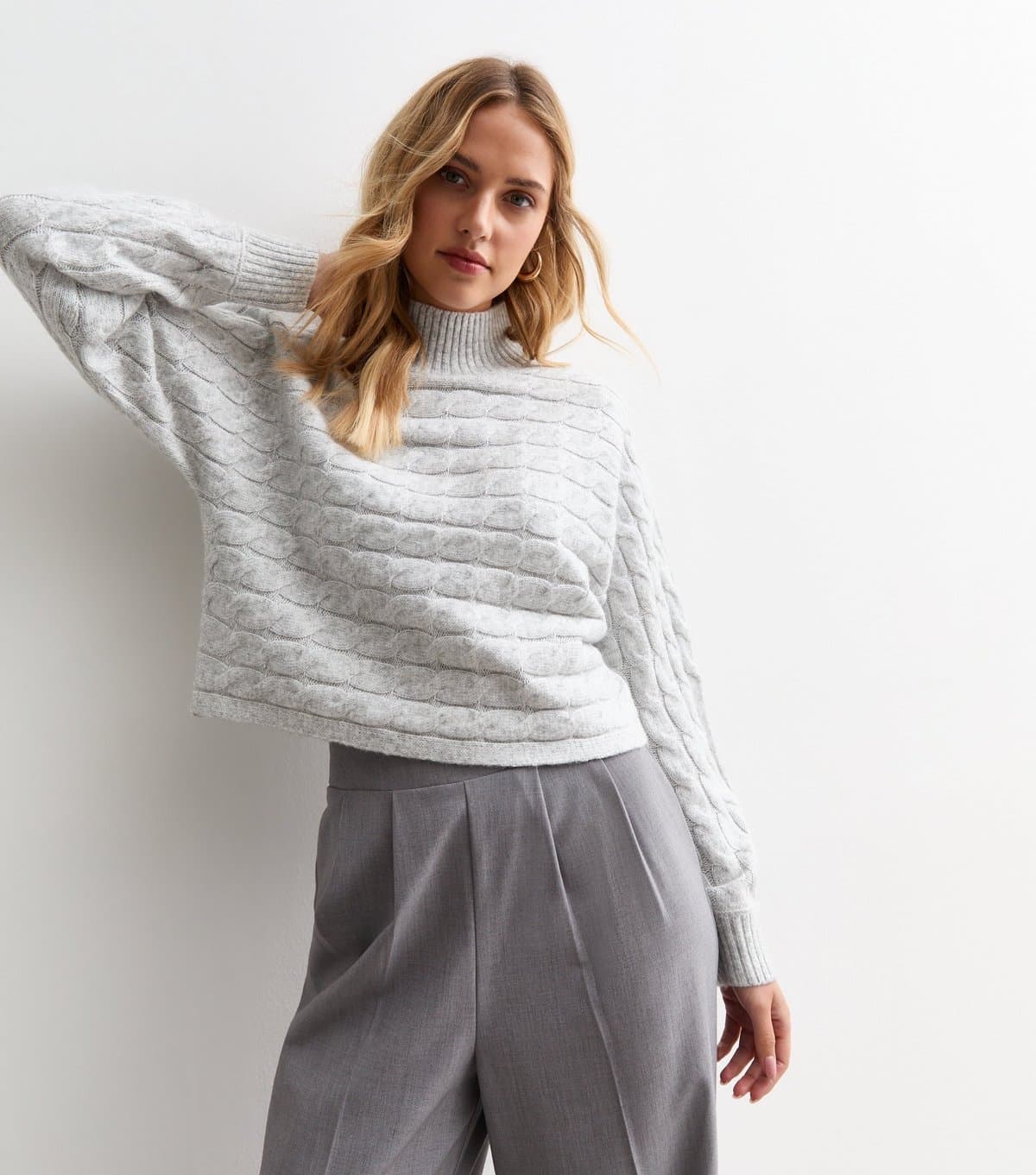 New Look Women's Grey Cable Knit Cropped Jumper New Look
