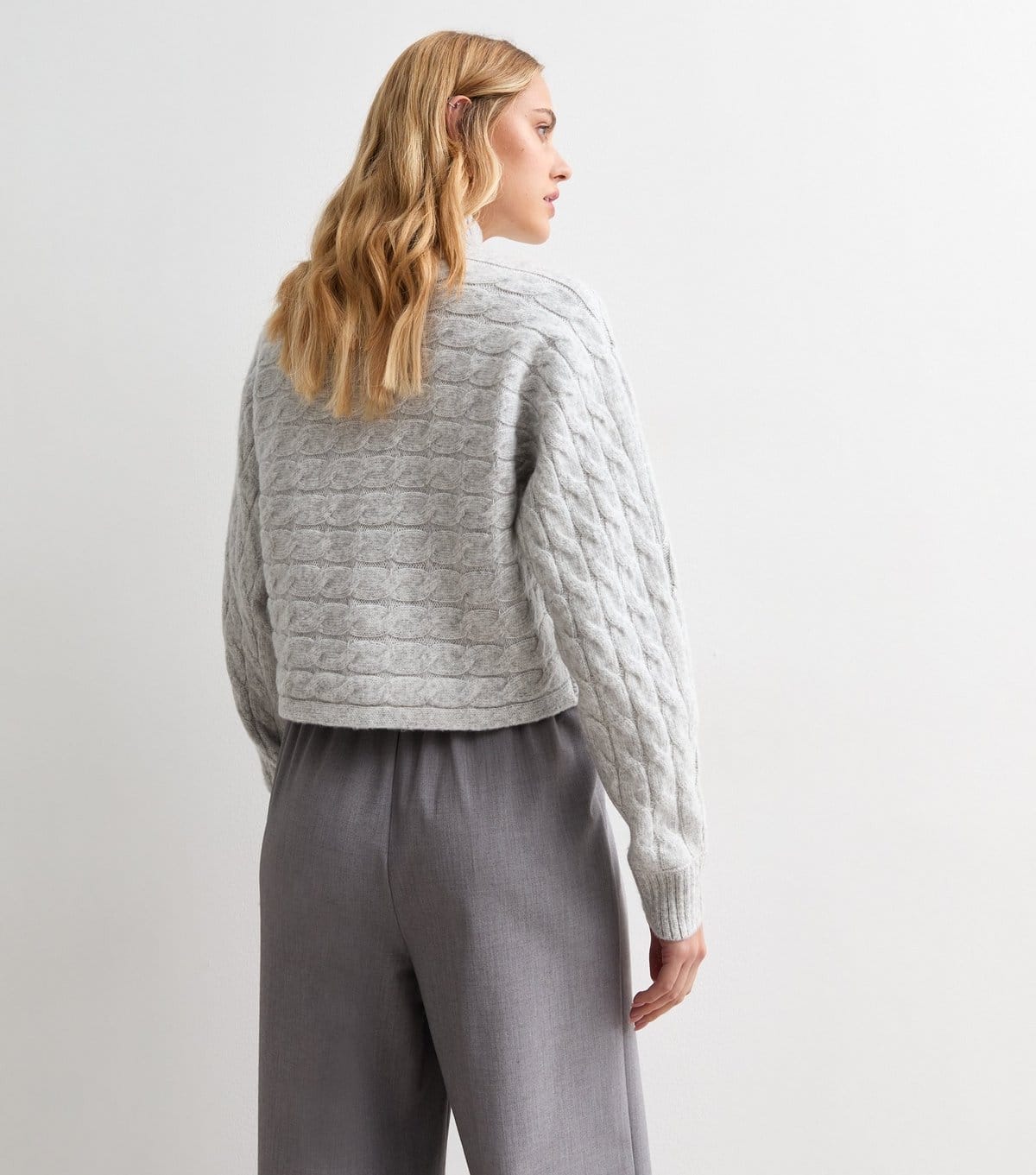 New Look Women's Grey Cable Knit Cropped Jumper New Look - 4