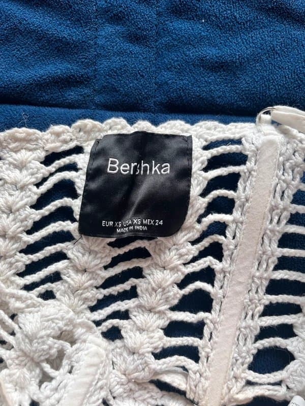 Bershka Bershka crochet white cream king lace up tie triangle top