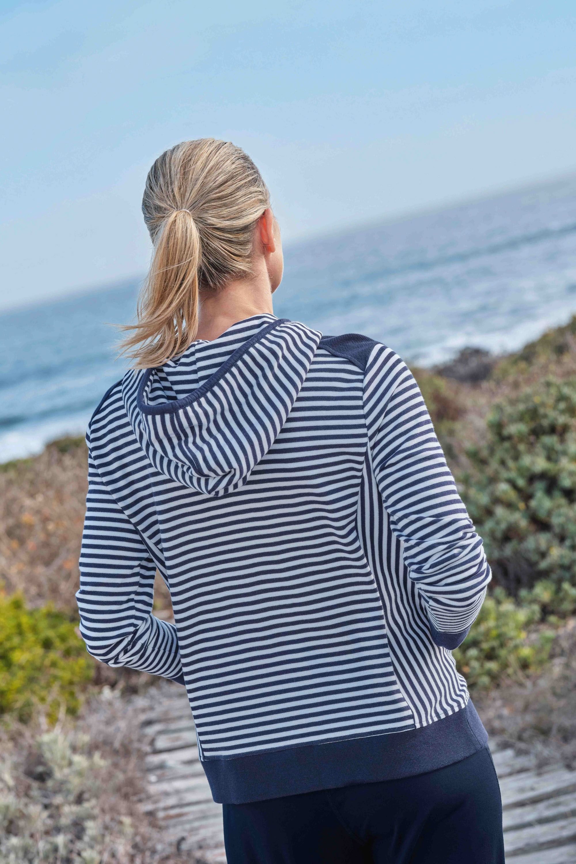 WoolOvers WoolOvers Women's Ambleside Zip Through Hooded Sweatshirt in Navy - 3