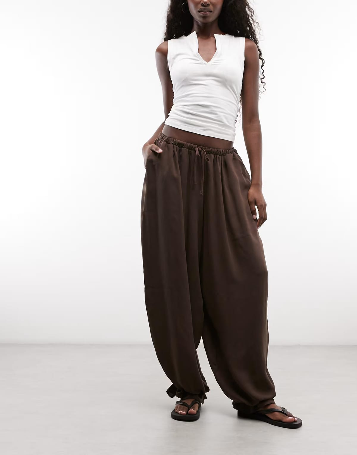 ASOS ASOS DESIGN pull on balloon trousers co-ord in brown - 1