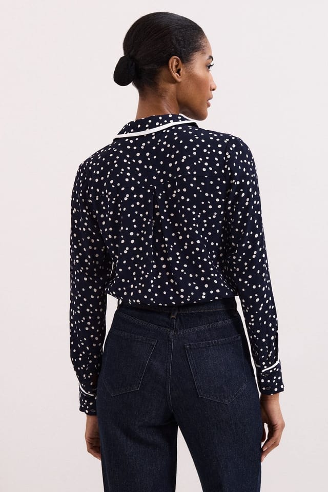 Phase Eight Phase Eight Women's Rita Printed Collared Button-Up Shirt in Dark Navy - 3