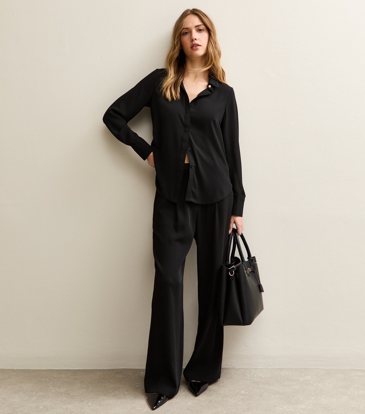 New Look Women's Black Plain Gold Button Shirt New Look - 2