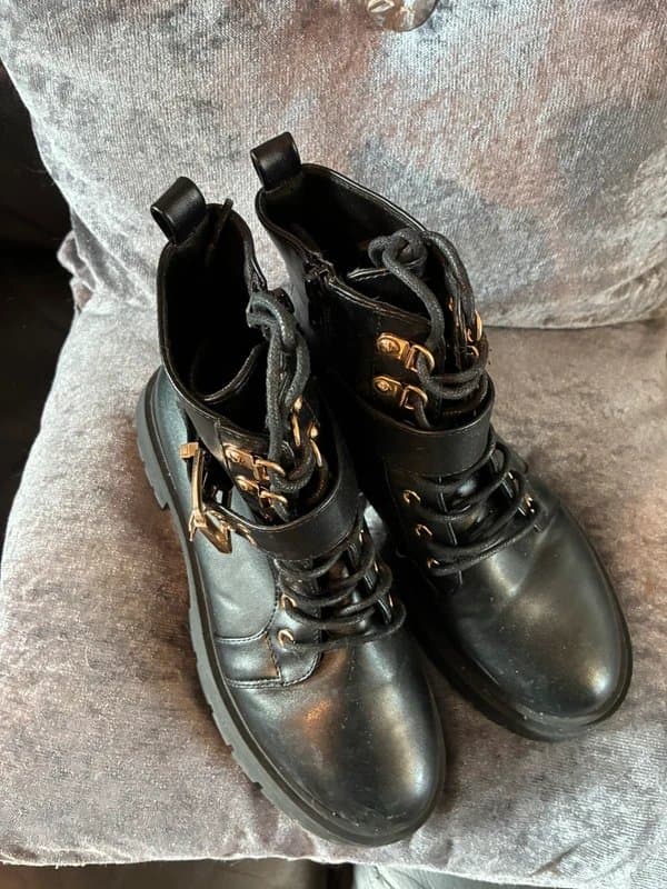 ASOS Asos chunky Ankle boots size uk 4