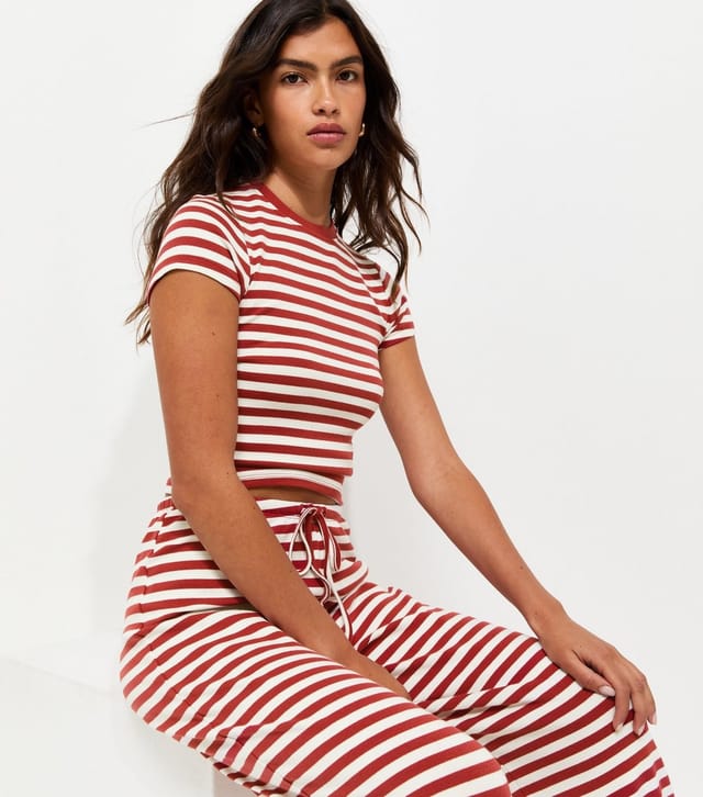 New Look Women's Red Striped Cropped Baby Tee T-Shirt New Look - 2