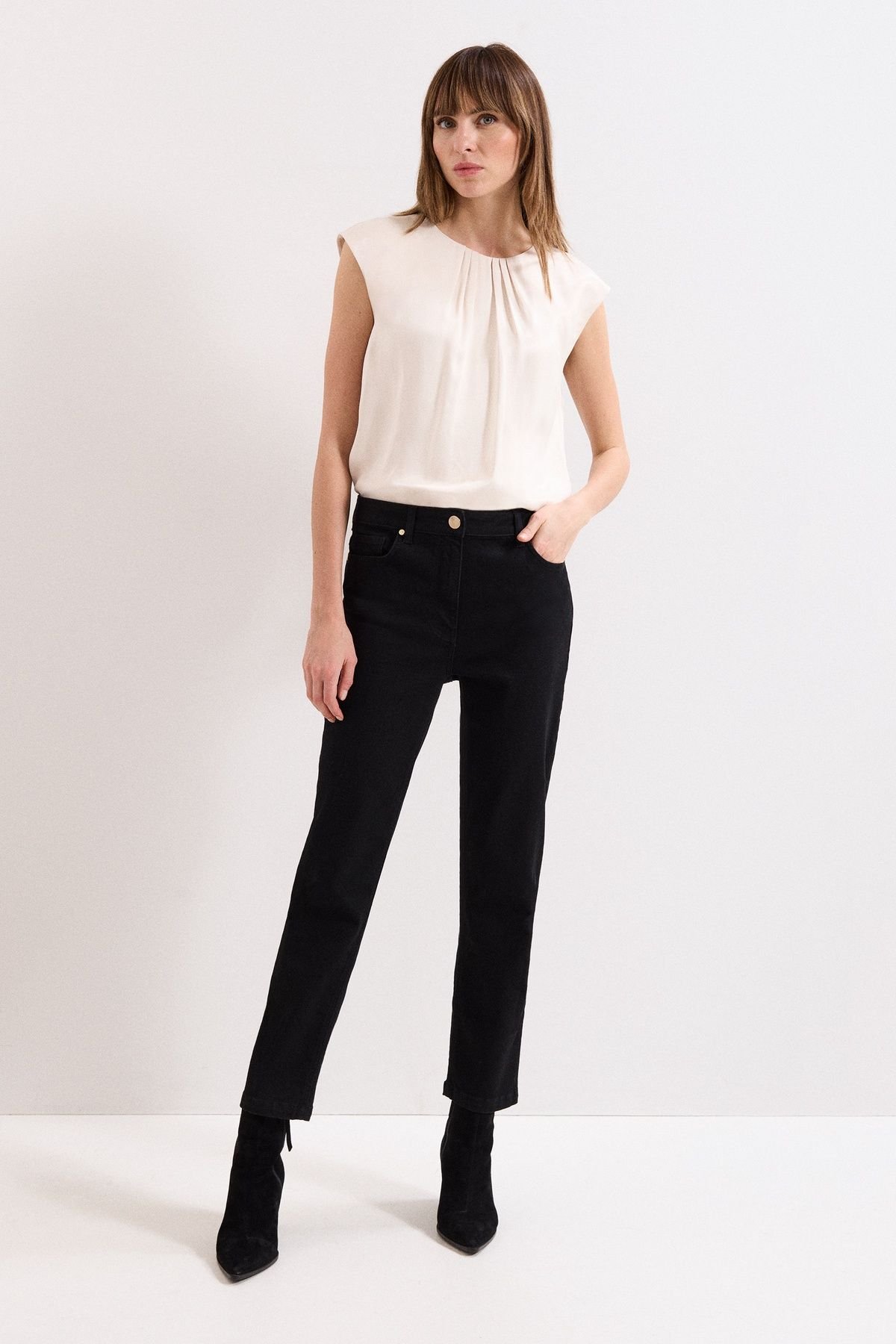 Phase Eight Phase Eight Women's Lillie Slim Jean in Black - 3