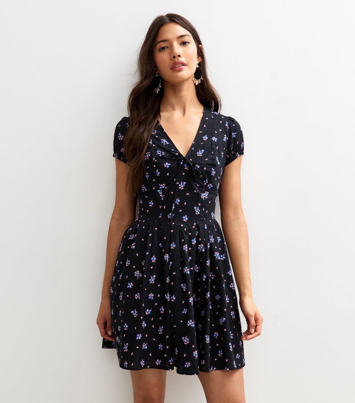 New Look Women's Black Floral Print Tie V-Neck Mini Dress New Look