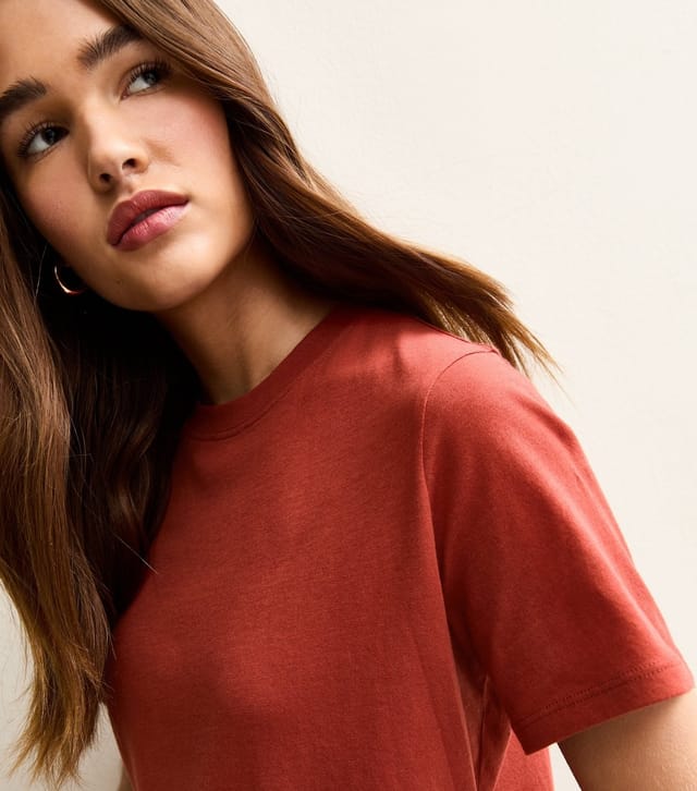 New Look Women's Red Cotton Crew Neck T-Shirt New Look - 2