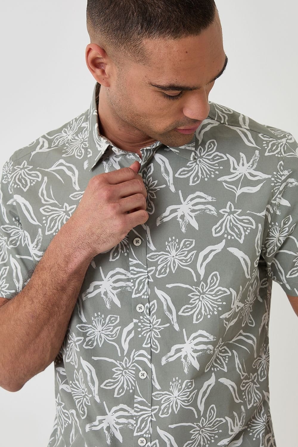 Threadbare Threadbare Men's Tropical Print Cotton Short Sleeve Shirt in Pale Green - 4
