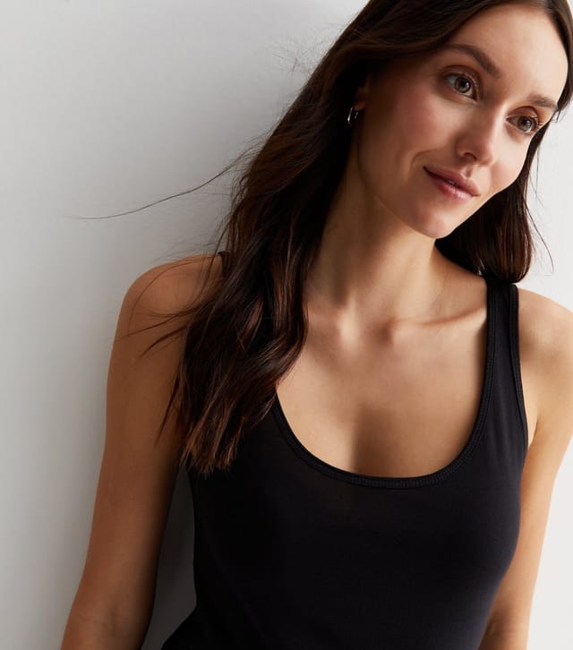 New Look Women's Black Cotton Scoop Neck Vest New Look - 2