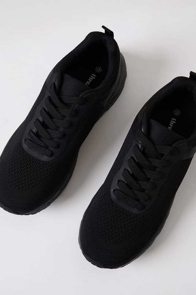 Threadbare Threadbare Men's Textured Slip On Trainers in Black - 2