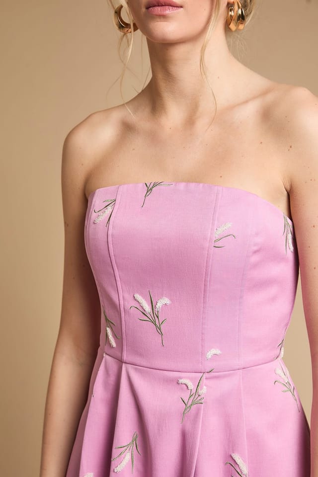 Oasis Oasis Women's Embroidered Strapless Sweetheart Midi Dress in Bubblegum - 2