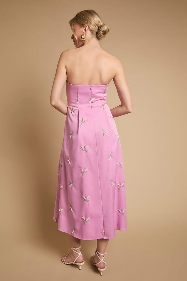 Oasis Oasis Women's Embroidered Strapless Sweetheart Midi Dress in Bubblegum - 3