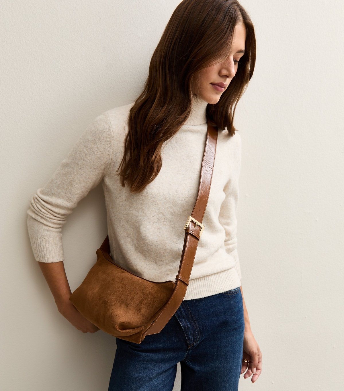 New Look Tan Faux Suede Sling Bag New Look - 2