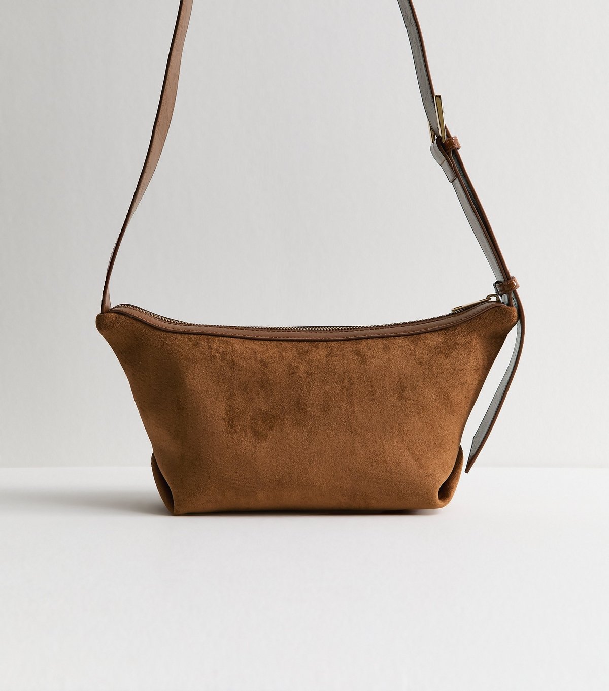 New Look Tan Faux Suede Sling Bag New Look - 4