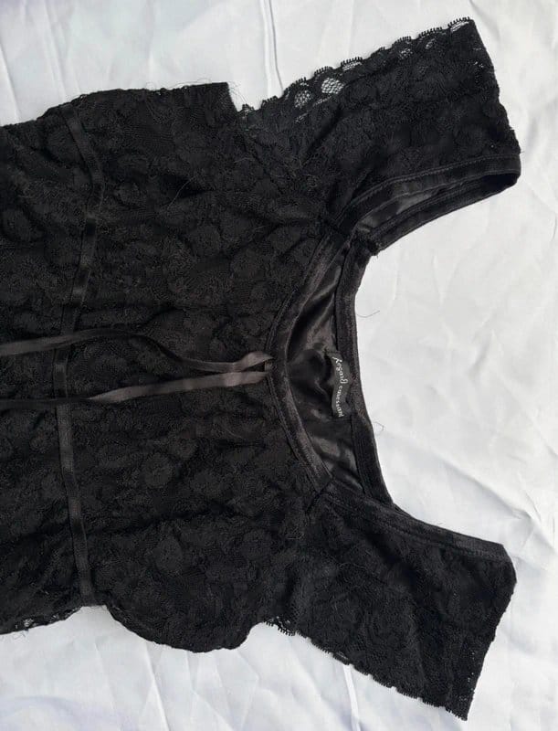 Vintage Dressing Black Lace Sweetheart Top