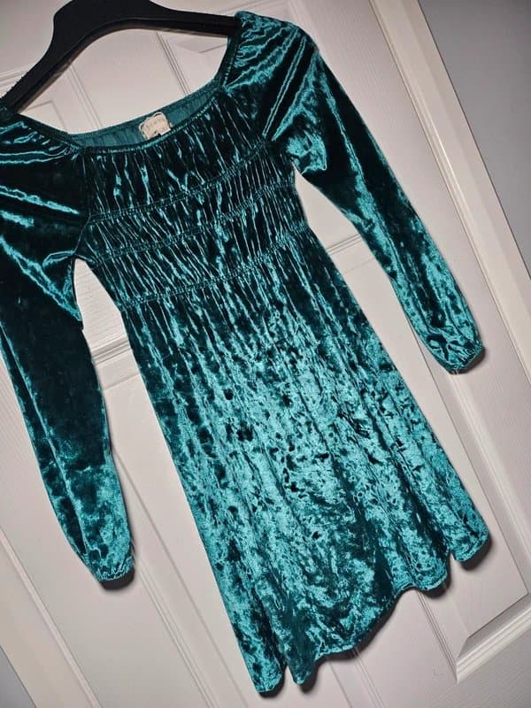 Boutique Teal Crushed Velvet Mini Dress – Size 8