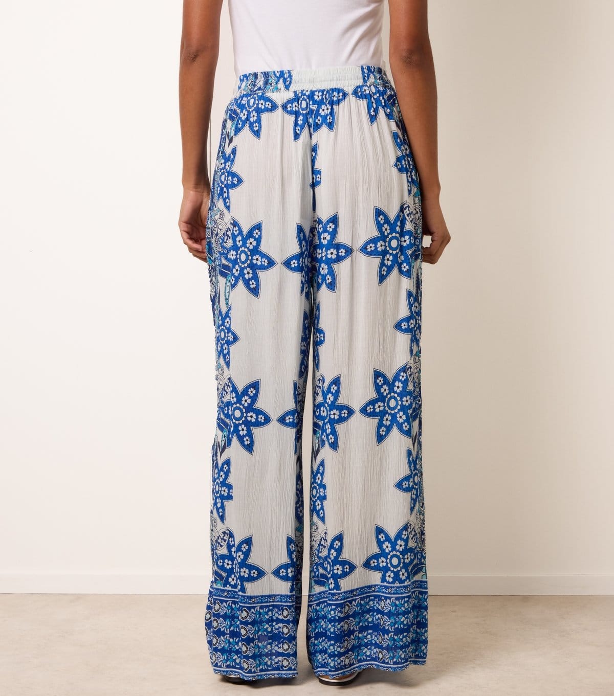 Blue Vanilla Women's Blue Wide Leg Printed Trousers Blue Vanilla New Look - 4