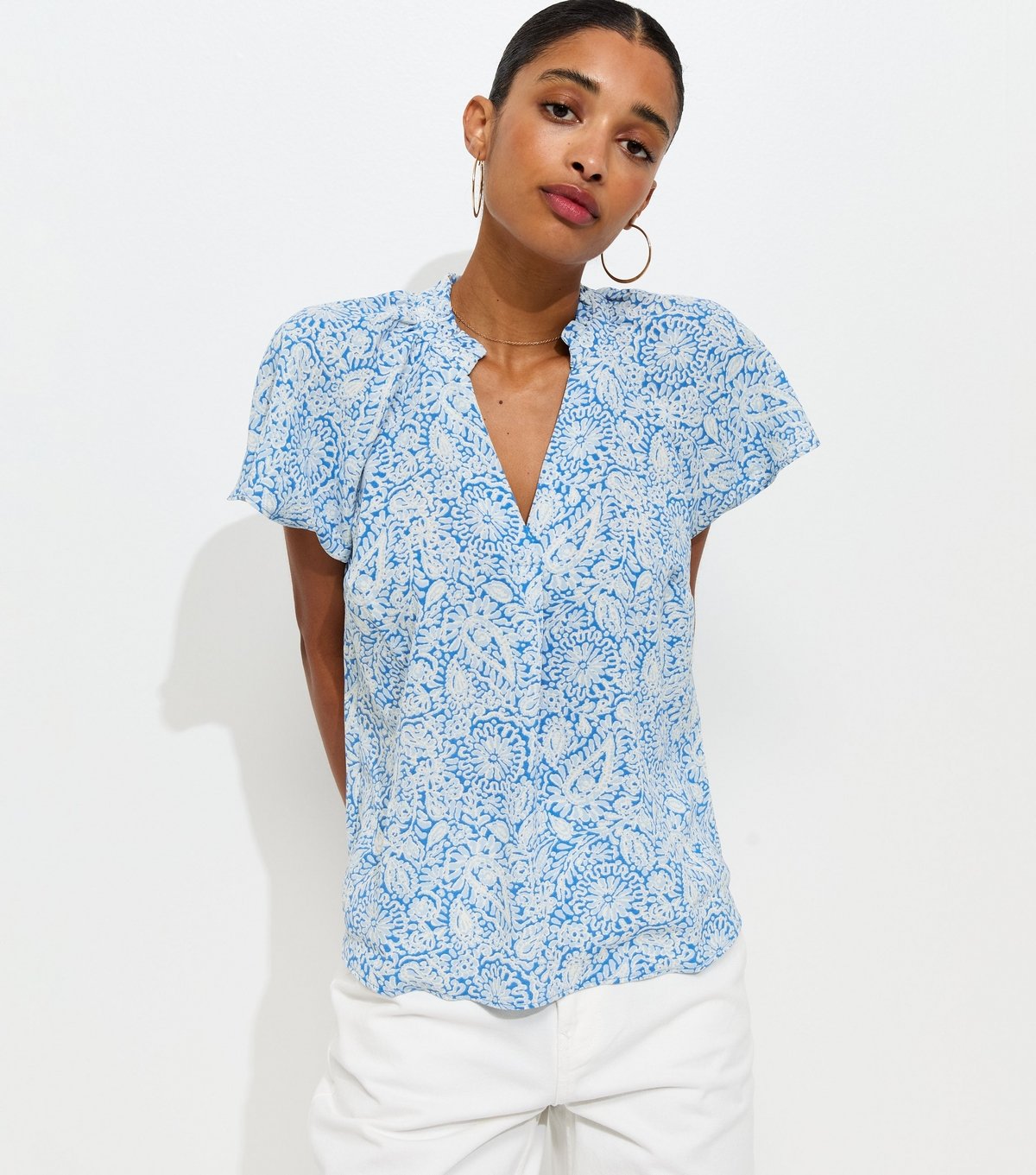 New Look Women's Blue Paisley Print V-Neck Top New Look - 2