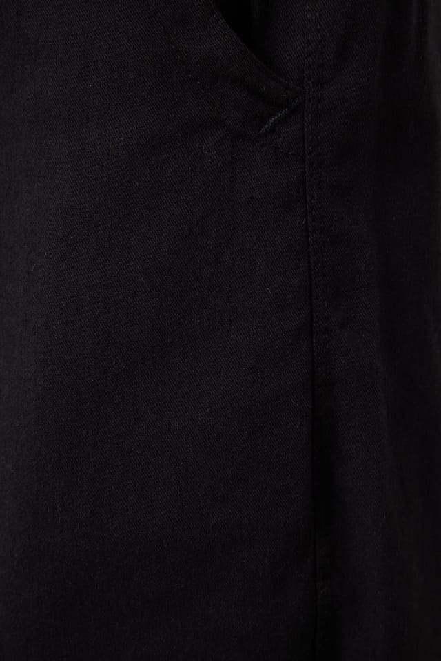 Tommy Life Tommy Life Men's Regular Fit Chino Shorts in Black - 3