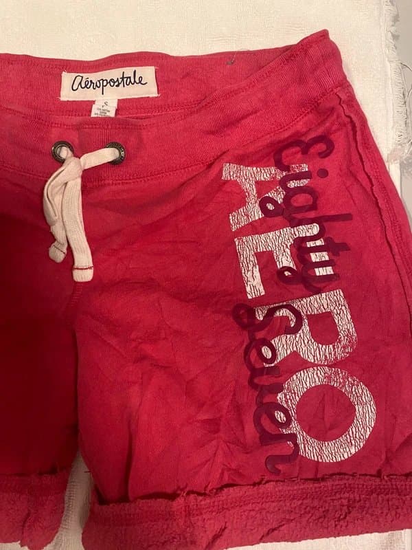 Aéropostale Vintage Y2K hot pink aeropostale sweatshorts with spell out