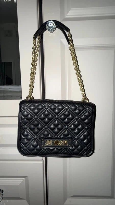 Love Moschino Love Moschino Black Quilted Shoulder Bag – Used