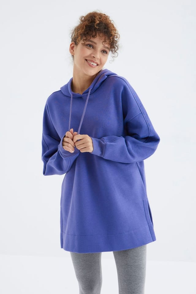 Tommy Life Tommy Life Women's Oversized Hooded Sweatshirt With Pocket in Lilac - 2