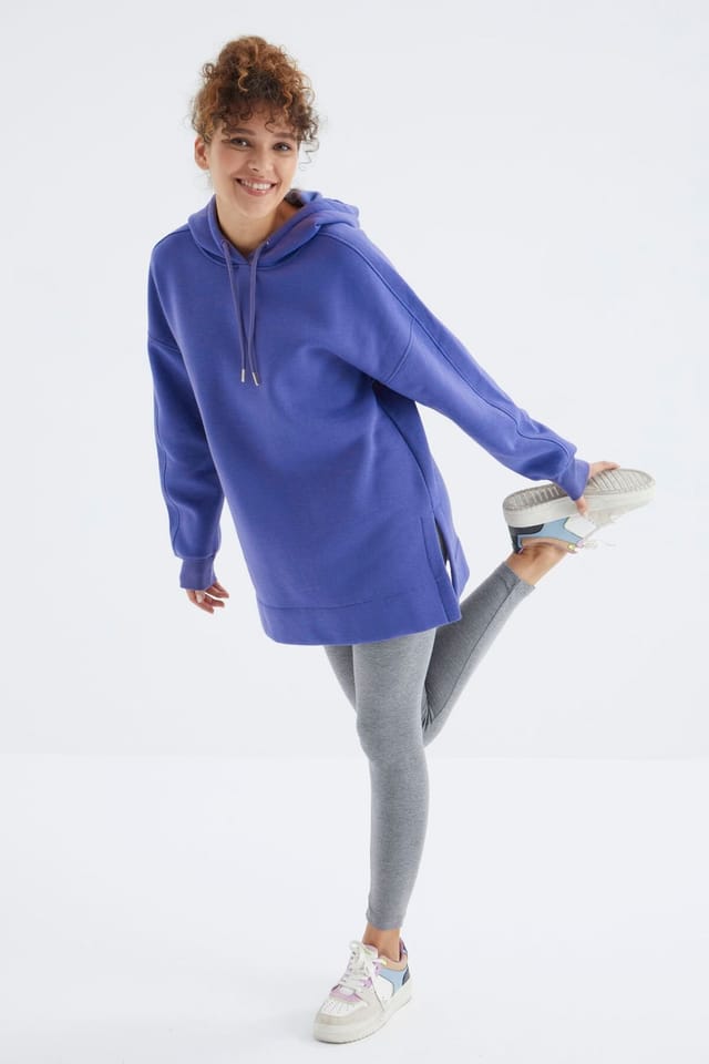 Tommy Life Tommy Life Women's Oversized Hooded Sweatshirt With Pocket in Lilac - 3