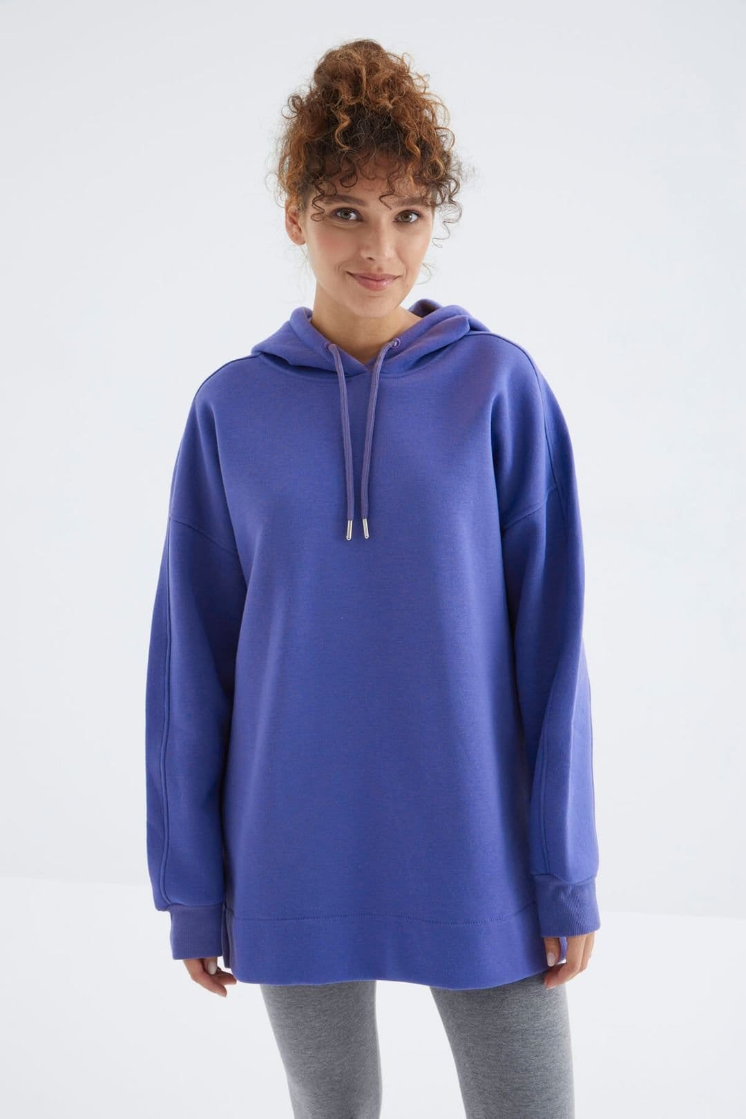 Tommy Life Tommy Life Women's Oversized Hooded Sweatshirt With Pocket in Lilac - 4