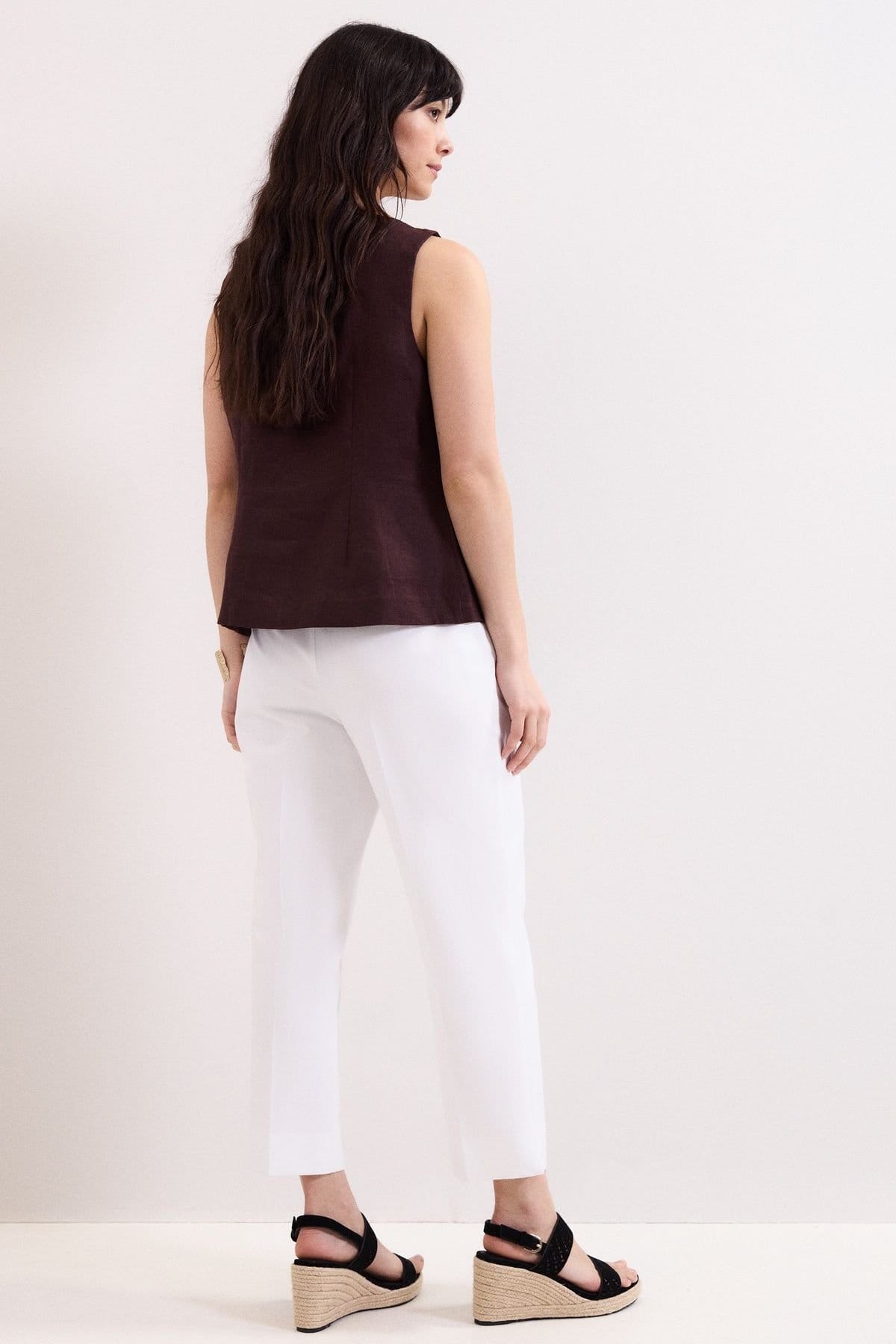 Phase Eight Phase Eight Women's Miah Cropped Tailored Trousers in White - 4