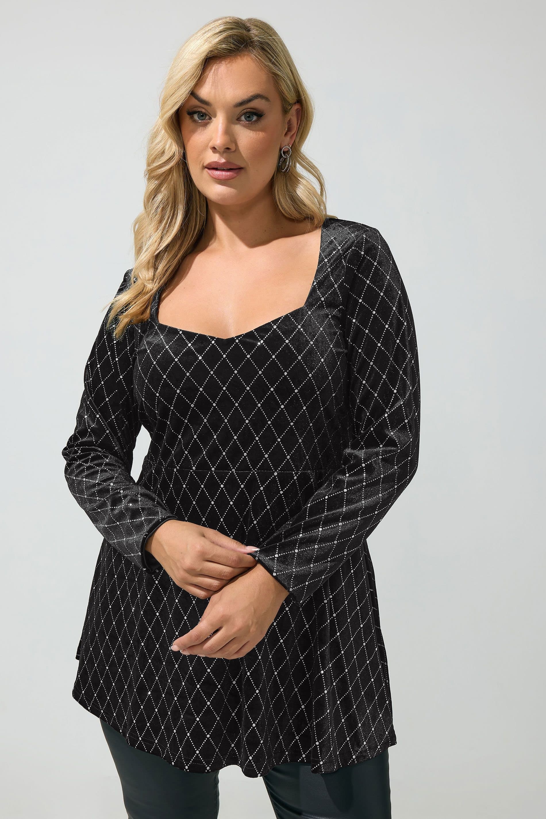 Yours Yours Women's Velvet Glitter Square Neck Top in Black