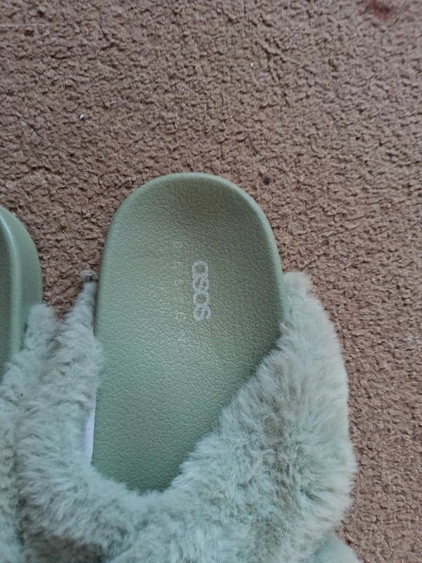 ASOS Design Asos desigh green slippers
