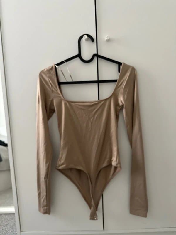 Bershka bershka tan long sleeve bodysuit