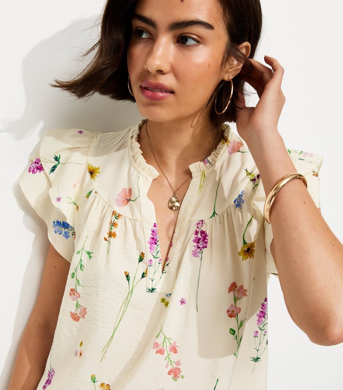 New Look Women's Cream Floral Print Flutter Sleeve Blouse New Look