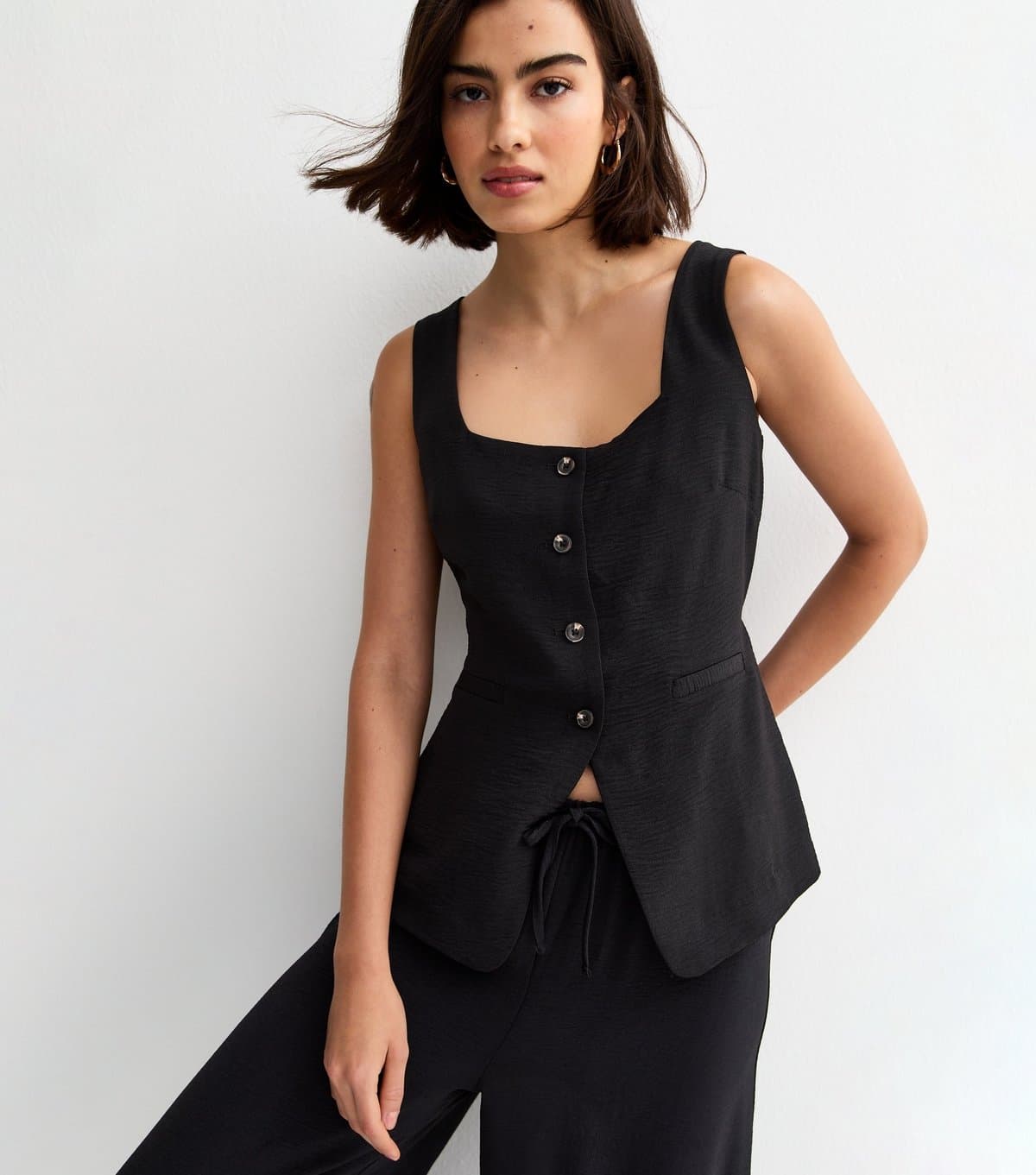 New Look Women's Black Square Neck Button Down Waistcoat New Look