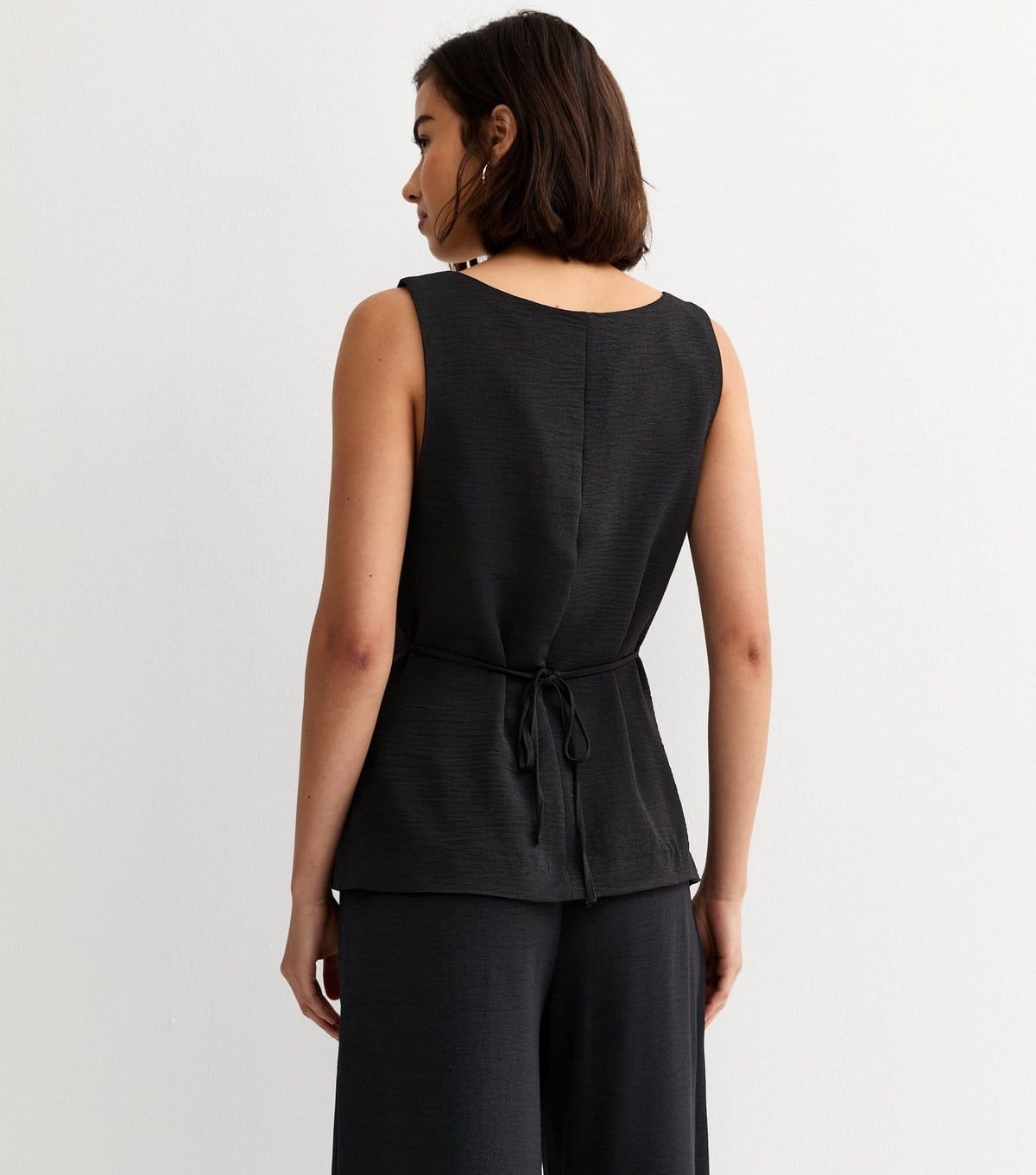 New Look Women's Black Square Neck Button Down Waistcoat New Look - 4