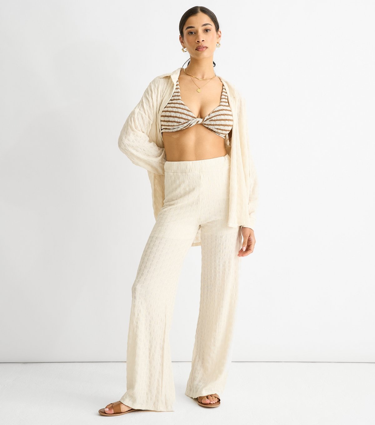 Gini London Women's Cream Textured Flared Trousers Gini London New Look - 3