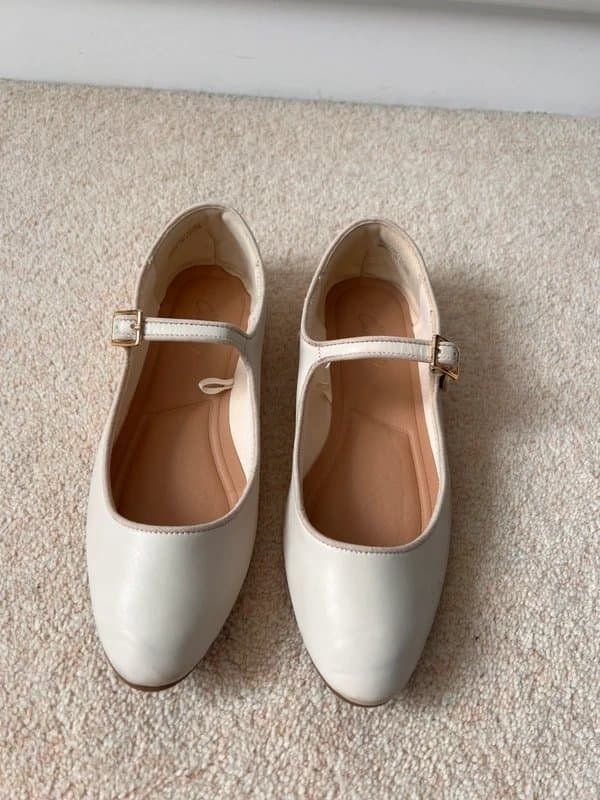 New Look New Look size 6 cream pump shoes