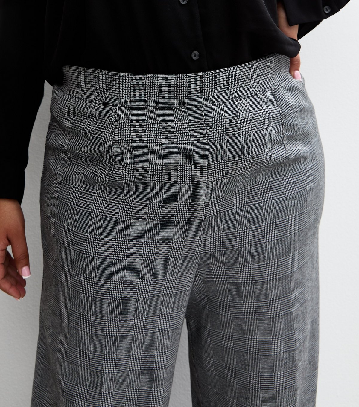 New Look Women's Plus Size Black Check Pattern Wide Leg Trousers Curves New Look - 2