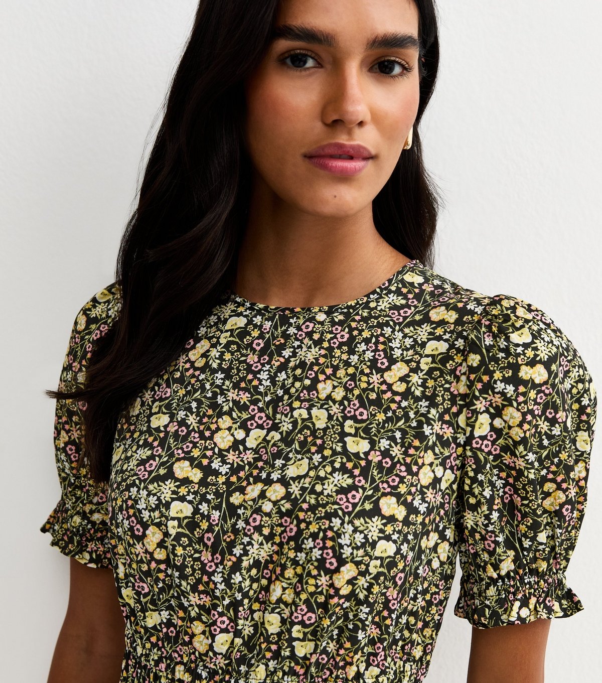 New Look Women's Black Crepe Floral Print Short Sleeve Tiered Midi Dress New Look - 2