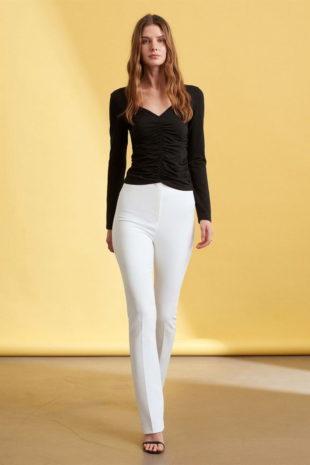 Dilvin Dilvin Women's Straight-leg Crepe Trousers in White - 4