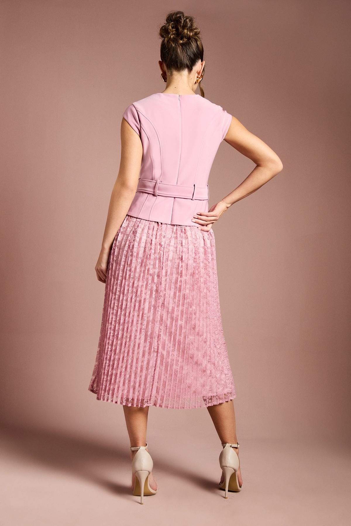 Coast Coast Women's Crepe Bodice Belted Lace Pleated Midi Dress in Antique Rose - 3