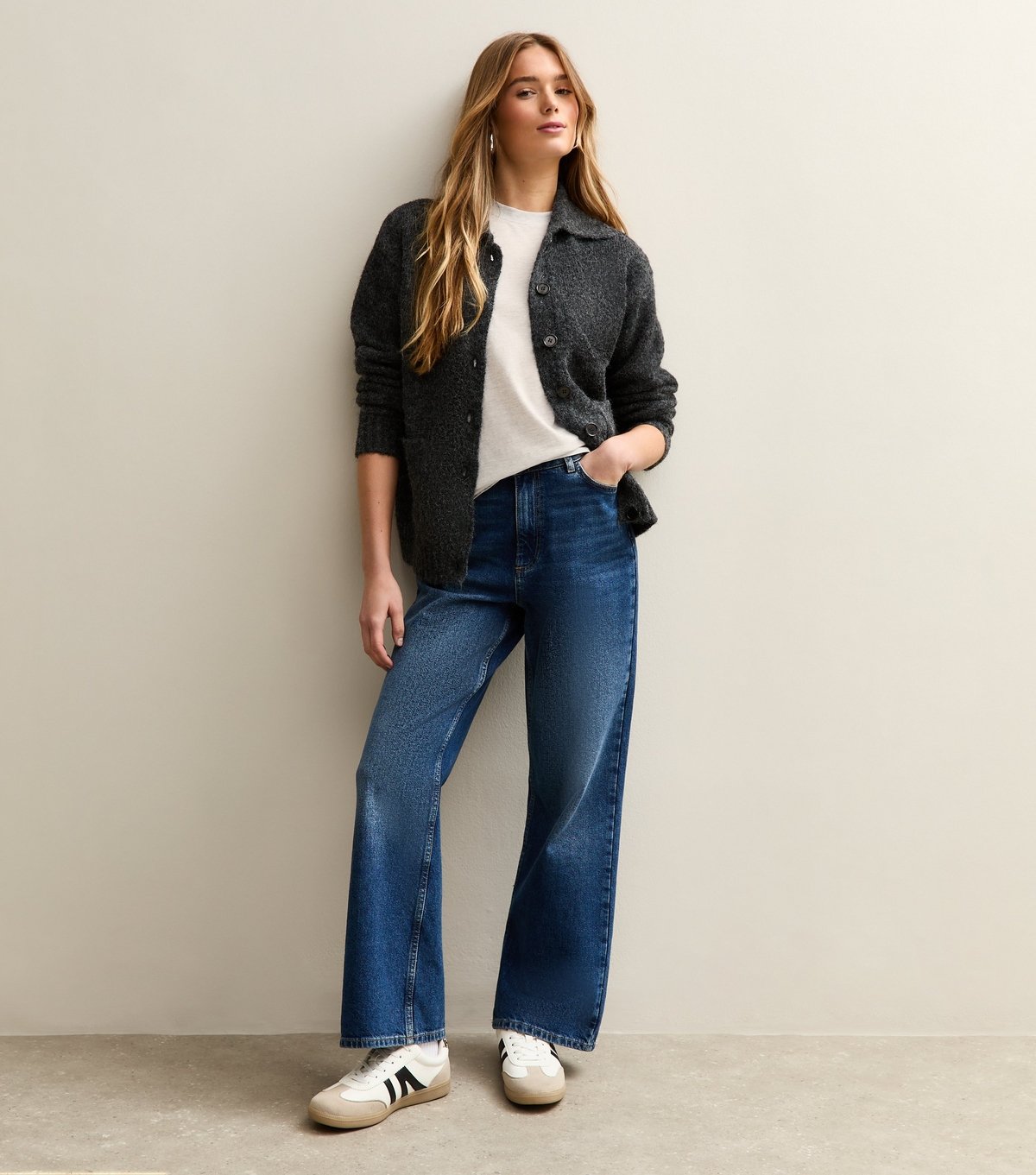 New Look Women's Light Grey Cotton Crew Neck T-Shirt New Look - 2