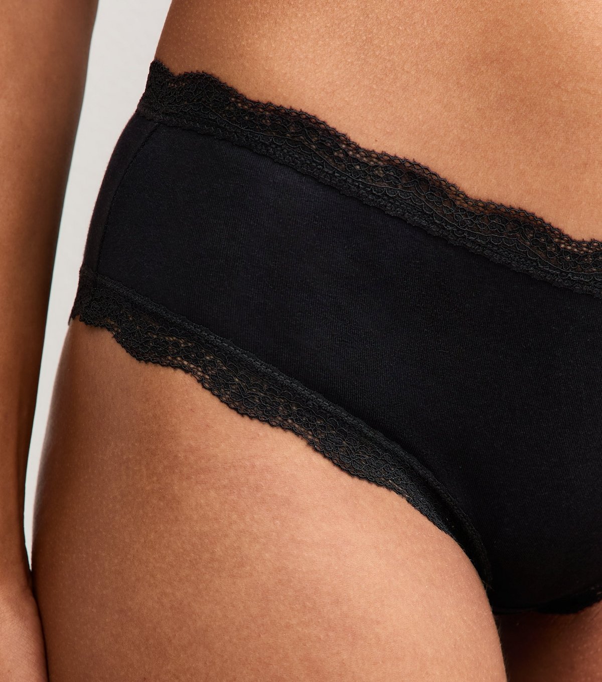 New Look Women's Black Cotton Lace Trimmed Short Briefs New Look - 2