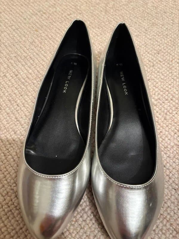New Look 👠 Silver Pointed Flats – Size UK 5 👠