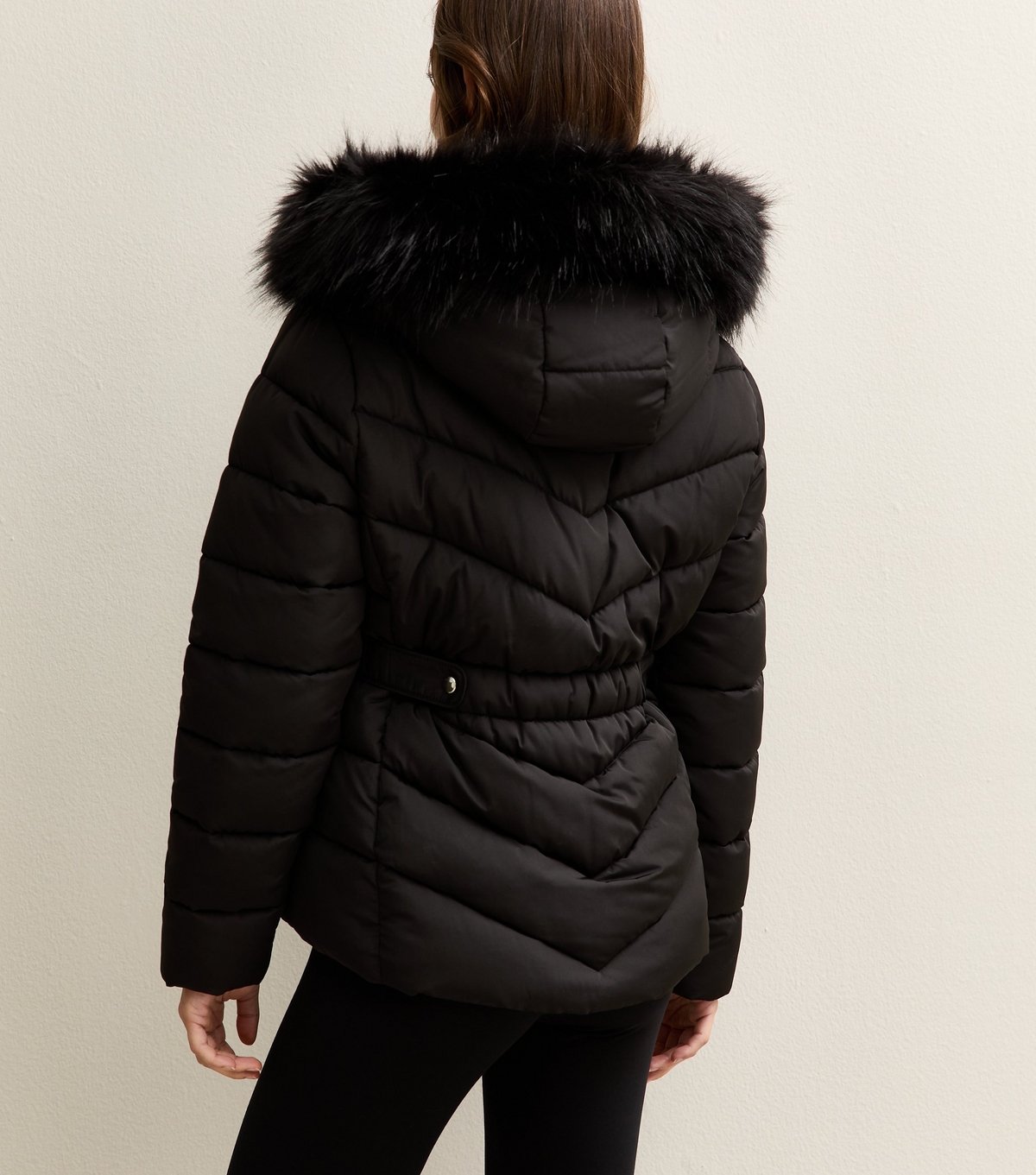 New Look Women's Petite Black Faux Fur Trimmed Water Resistant Padded Puffer Jacket New Look - 4