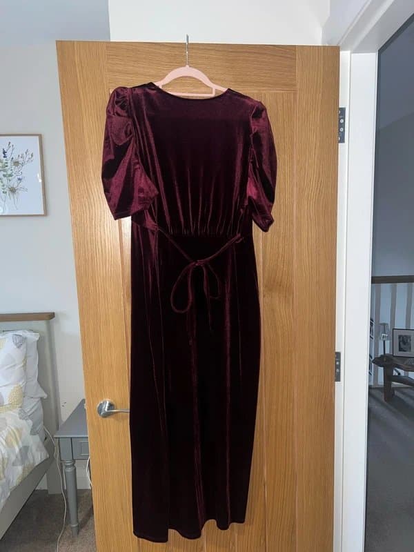 New Look Velvet burgundy midi dress with slit in the middle
