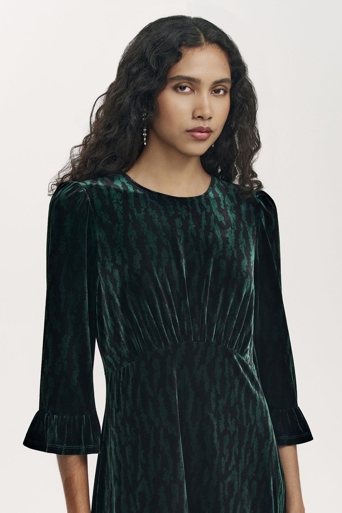 Finery London Finery London Women's Petite Scarlett Velvet Midi Tea Dress in Bottle Green - 4