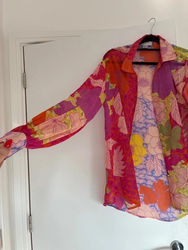 Never Fully Dressed Never fully dressed floral sheer shirt size M - oversized look