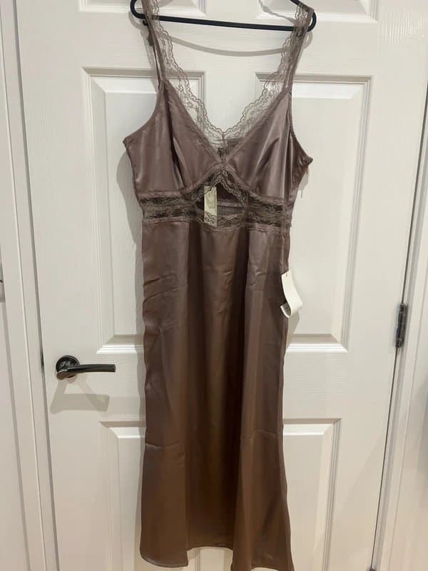 Never Fully Dressed Stunning Mimi Dress In Mink Colour Size 14 petite